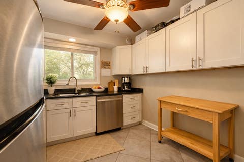 Tiny photo for 311 N CARTER Street #102, Palatine, IL 60067 (MLS # 12641585)