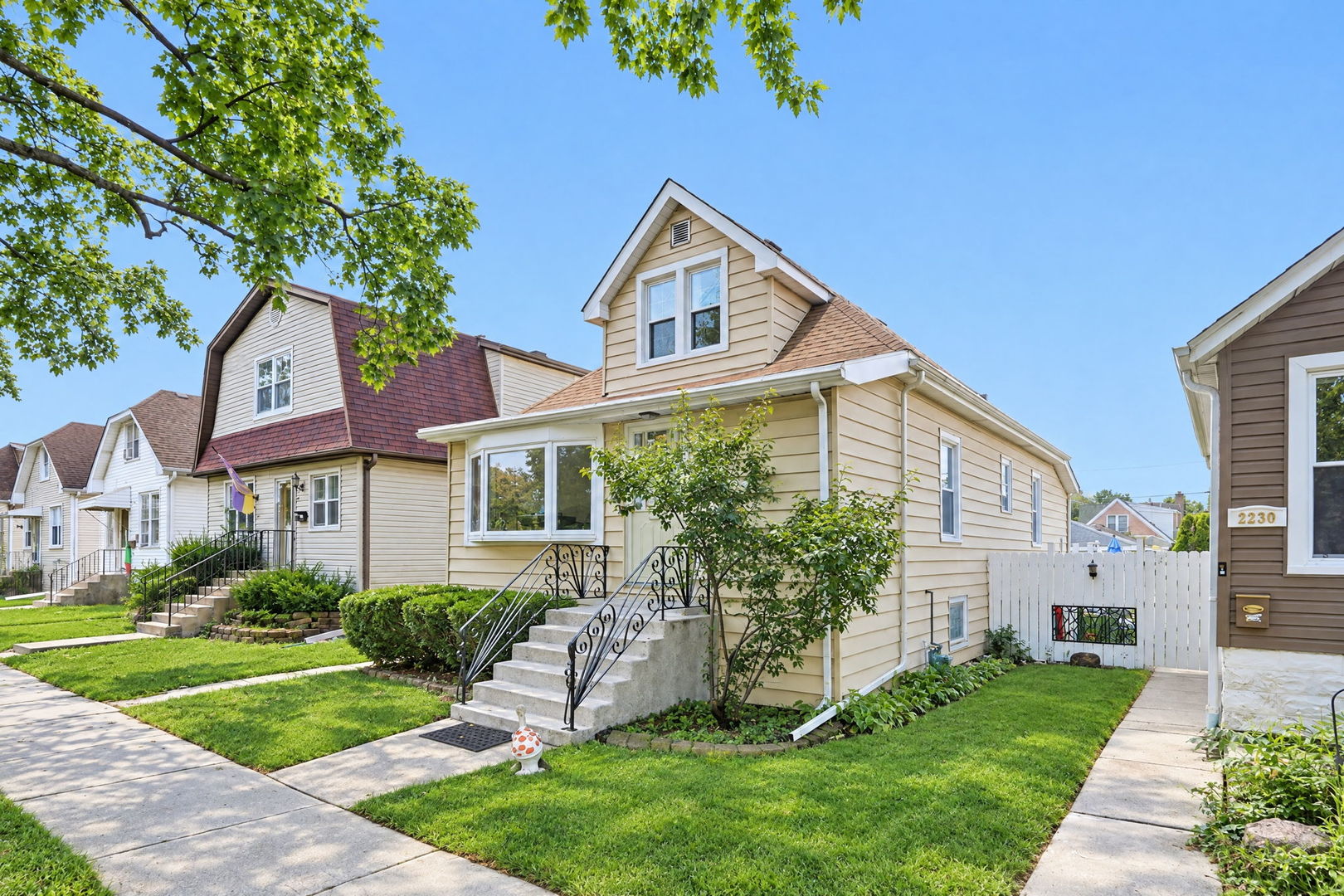 2226 N 74th Avenue