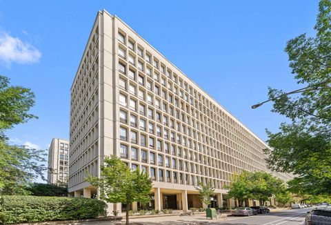 1450 E 55th Place 530S Chicago IL 60637