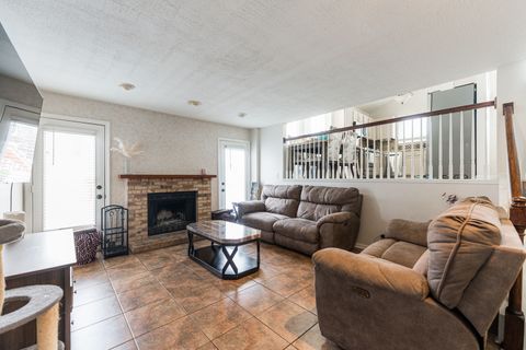 Tiny photo for 4015 Peartree Drive, Lake In The Hills, IL 60156 (MLS # 12525995)