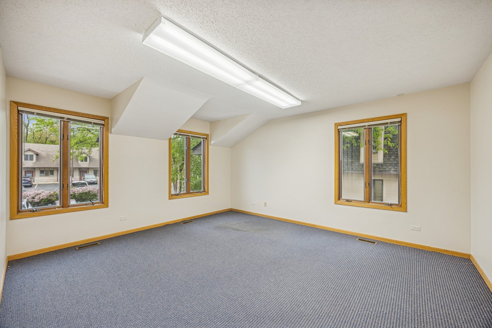 2050 Larkin Avenue 200-201