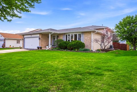 Photo of 148 Beaver Creek Drive, Bolingbrook, IL 60490 (MLS # 12618325)
