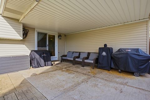 Tiny photo for 148 Beaver Creek Drive, Bolingbrook, IL 60490 (MLS # 12618325)