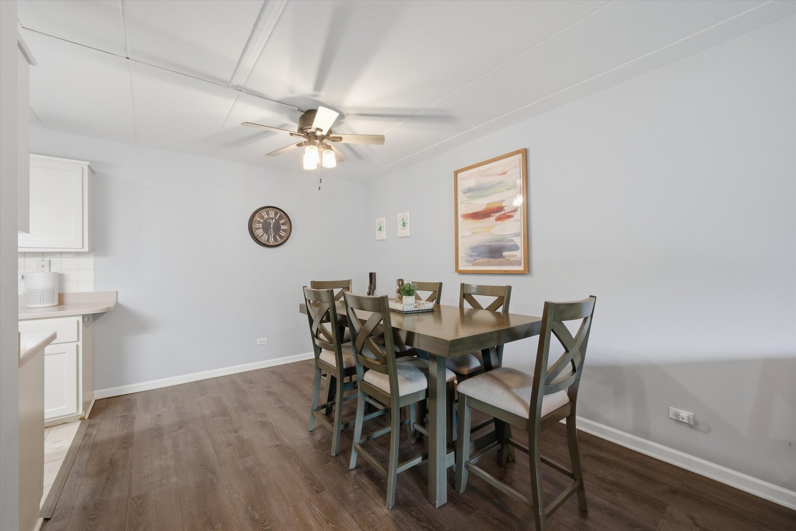 5S040 Pebblewood Lane W103