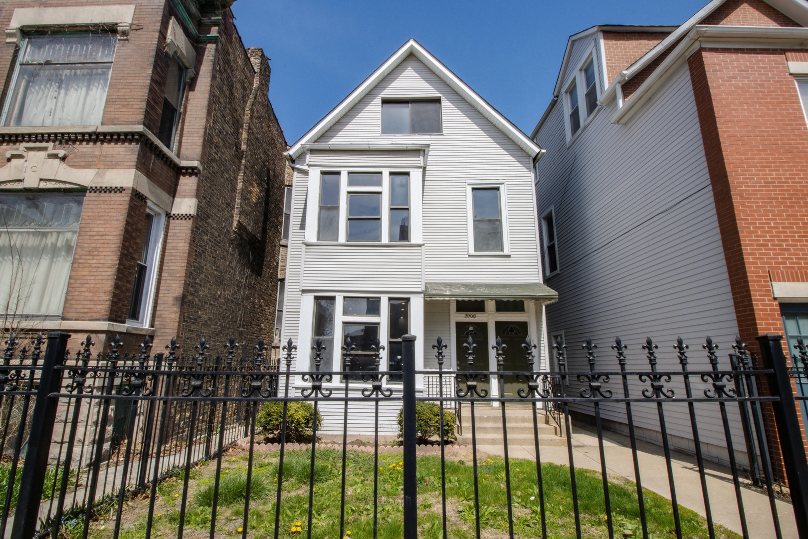 2908 W MCLEAN Avenue