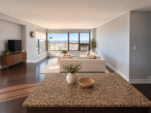 Tiny photo for 2930 N SHERIDAN Road #2201, Chicago, IL 60657 (MLS # 12773622)