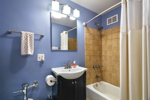 Tiny photo for 6157 N Sheridan Road #3M, Chicago, IL 60660 (MLS # 12466050)