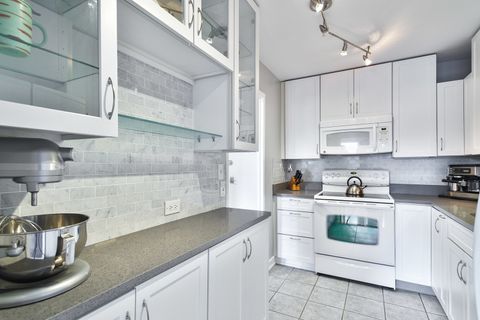 Tiny photo for 6157 N Sheridan Road #3M, Chicago, IL 60660 (MLS # 12466050)
