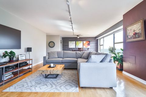 Tiny photo for 6157 N Sheridan Road #3M, Chicago, IL 60660 (MLS # 12466050)