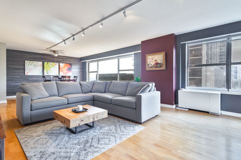 Tiny photo for 6157 N Sheridan Road #3M, Chicago, IL 60660 (MLS # 12466050)