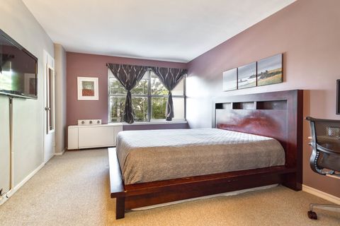 Tiny photo for 6157 N Sheridan Road #3M, Chicago, IL 60660 (MLS # 12466050)