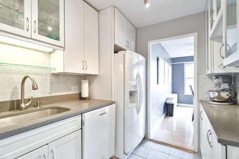 Tiny photo for 6157 N Sheridan Road #3M, Chicago, IL 60660 (MLS # 12466050)