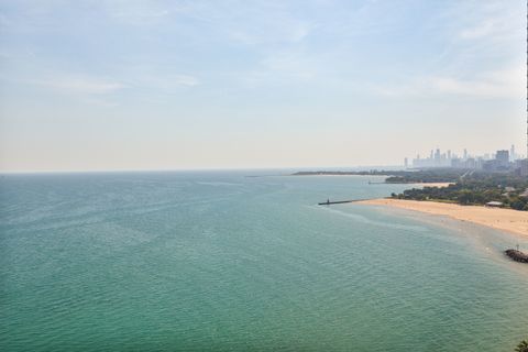 Tiny photo for 6157 N Sheridan Road #3M, Chicago, IL 60660 (MLS # 12466050)