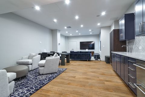 Tiny photo for 6157 N Sheridan Road #3M, Chicago, IL 60660 (MLS # 12466050)