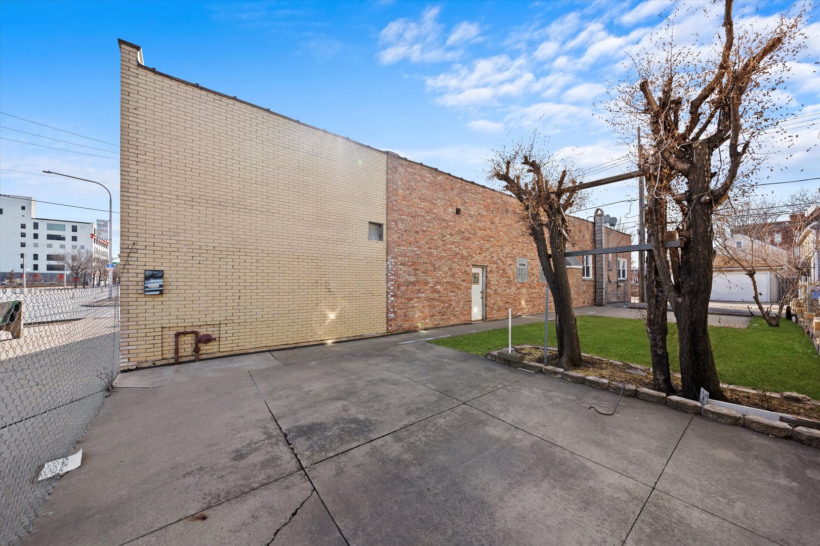 3556 S Ashland Avenue