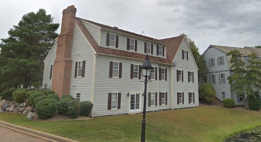 1625 W Colonial Parkway