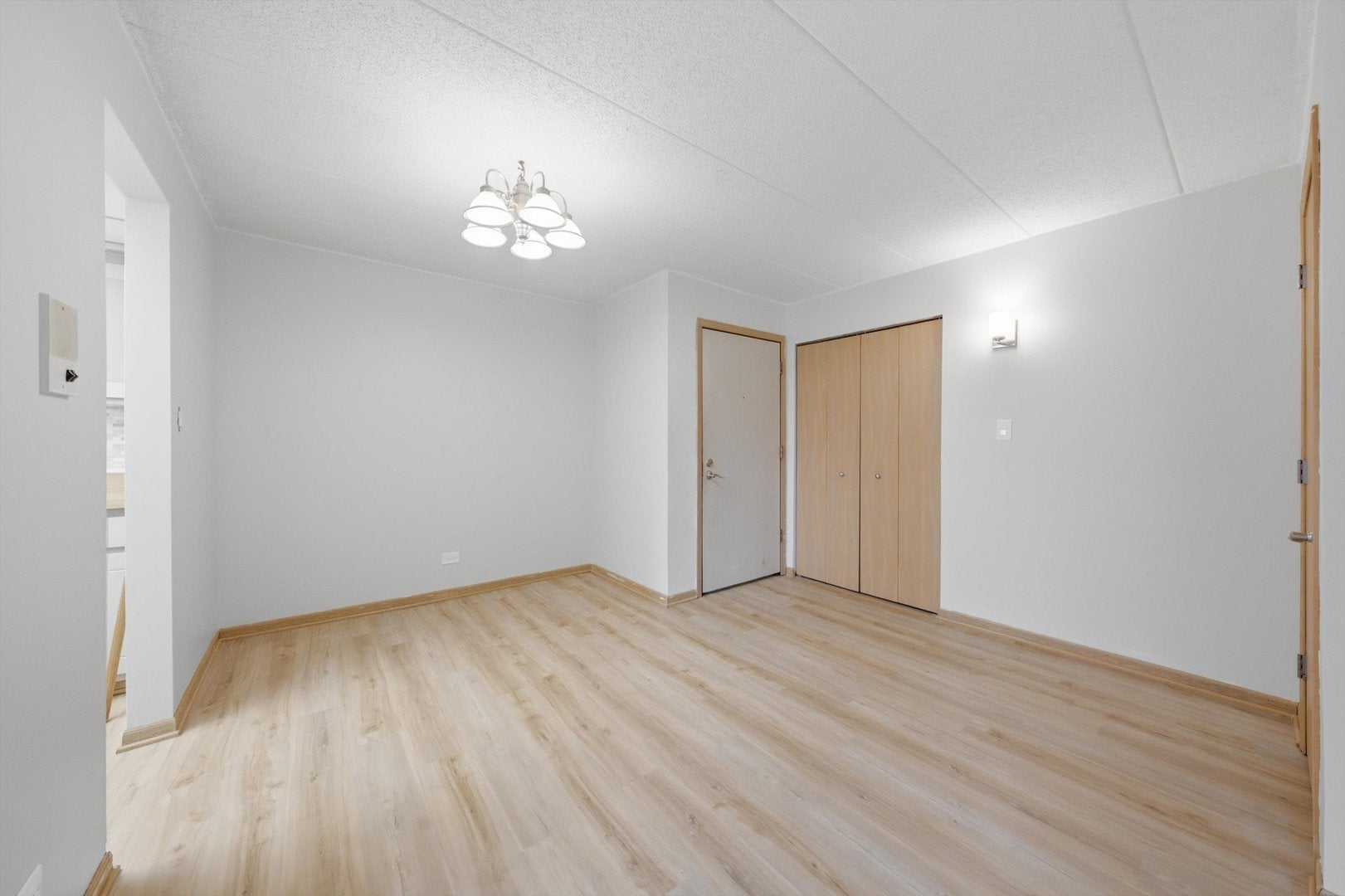 13616 Royal Court 208