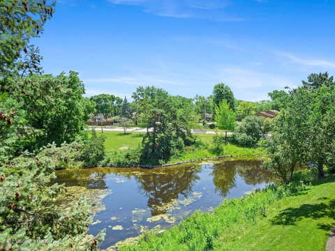 Tiny photo for 8025 Woodglen Lane #306, Downers Grove, IL 60516 (MLS # 12701202)