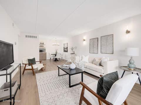 Tiny photo for 8025 Woodglen Lane #306, Downers Grove, IL 60516 (MLS # 12701202)