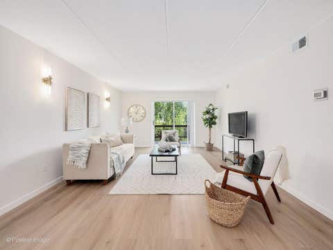 Tiny photo for 8025 Woodglen Lane #306, Downers Grove, IL 60516 (MLS # 12701202)