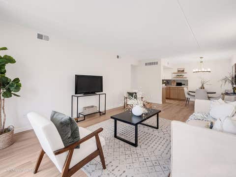 Tiny photo for 8025 Woodglen Lane #306, Downers Grove, IL 60516 (MLS # 12701202)