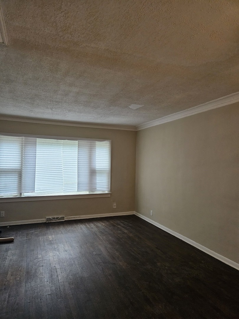 8022 S Manistee Avenue