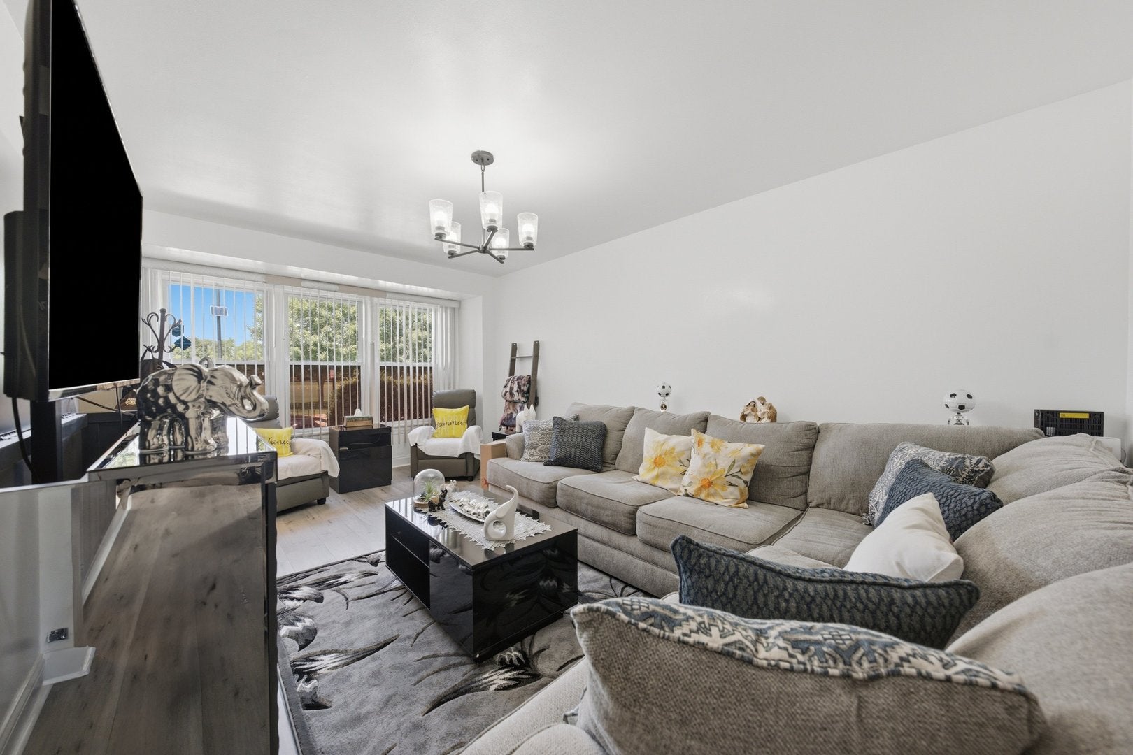 3049 W 71st Street