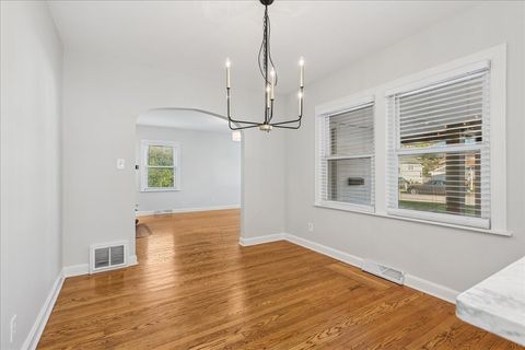 Tiny photo for 118 N Cedar Street, Palatine, IL 60067 (MLS # 12516810)