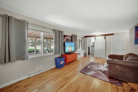 Tiny photo for 205 Sharon Drive, Sleepy Hollow, IL 60118 (MLS # 12736046)