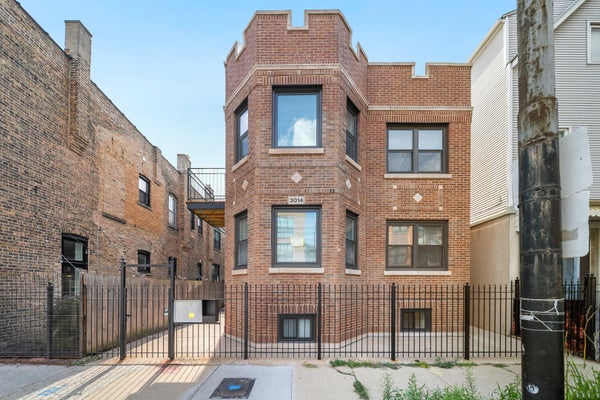 3014 N CALIFORNIA AVE # 1FE, CHICAGO, IL 60618 - Image 1e4bdfddee90a309fc7651909d8292df/4094395364