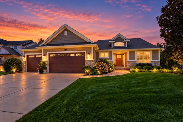 6488 FAIRHAVEN RD, DAVENPORT, IA 52807 - Image 1e4dfaec2855fe3f538794f762daf80c/896555151