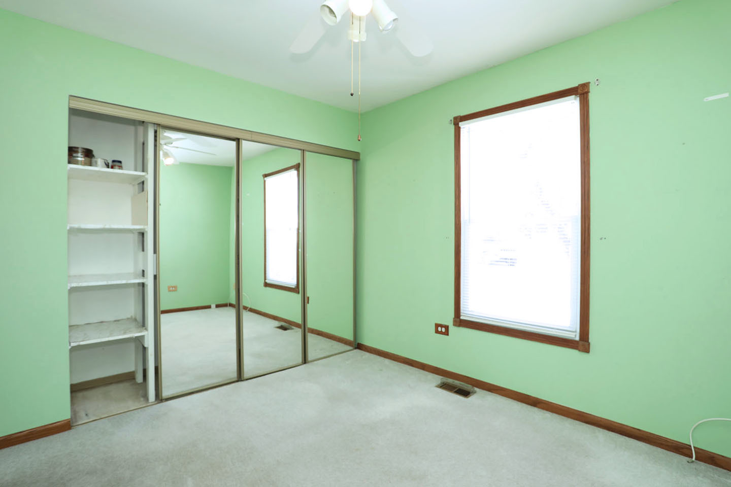 Schaumburg, Illinois 60193, United States, 2 Bedrooms Bedrooms, ,1 BathroomBathrooms,Residential,Contingent,251128