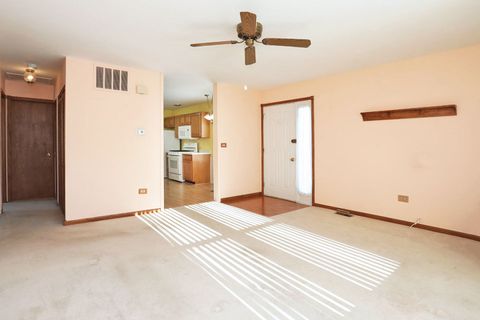 Tiny photo for 286 Nantucket Hbr Hbr #286, Schaumburg, IL 60193 (MLS # 12527894)