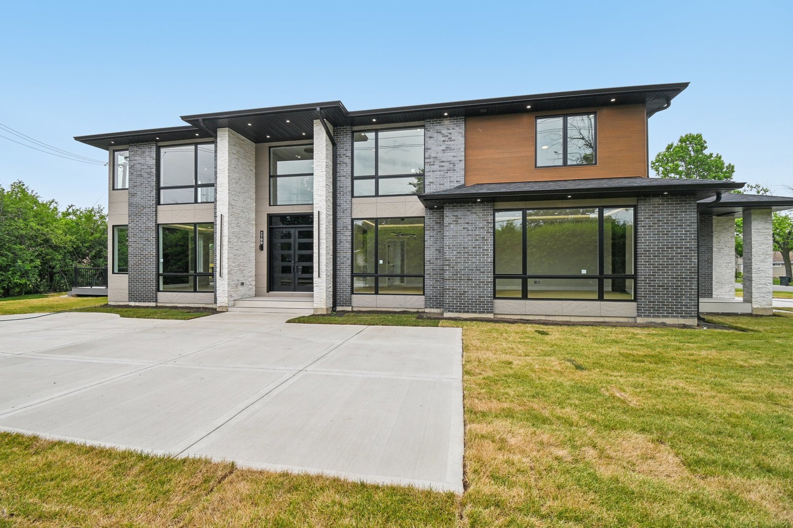 2700 Fontana Drive