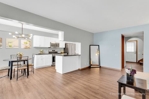 Tiny photo for 327 Shadybrook Lane, Aurora, IL 60504 (MLS # 12633800)