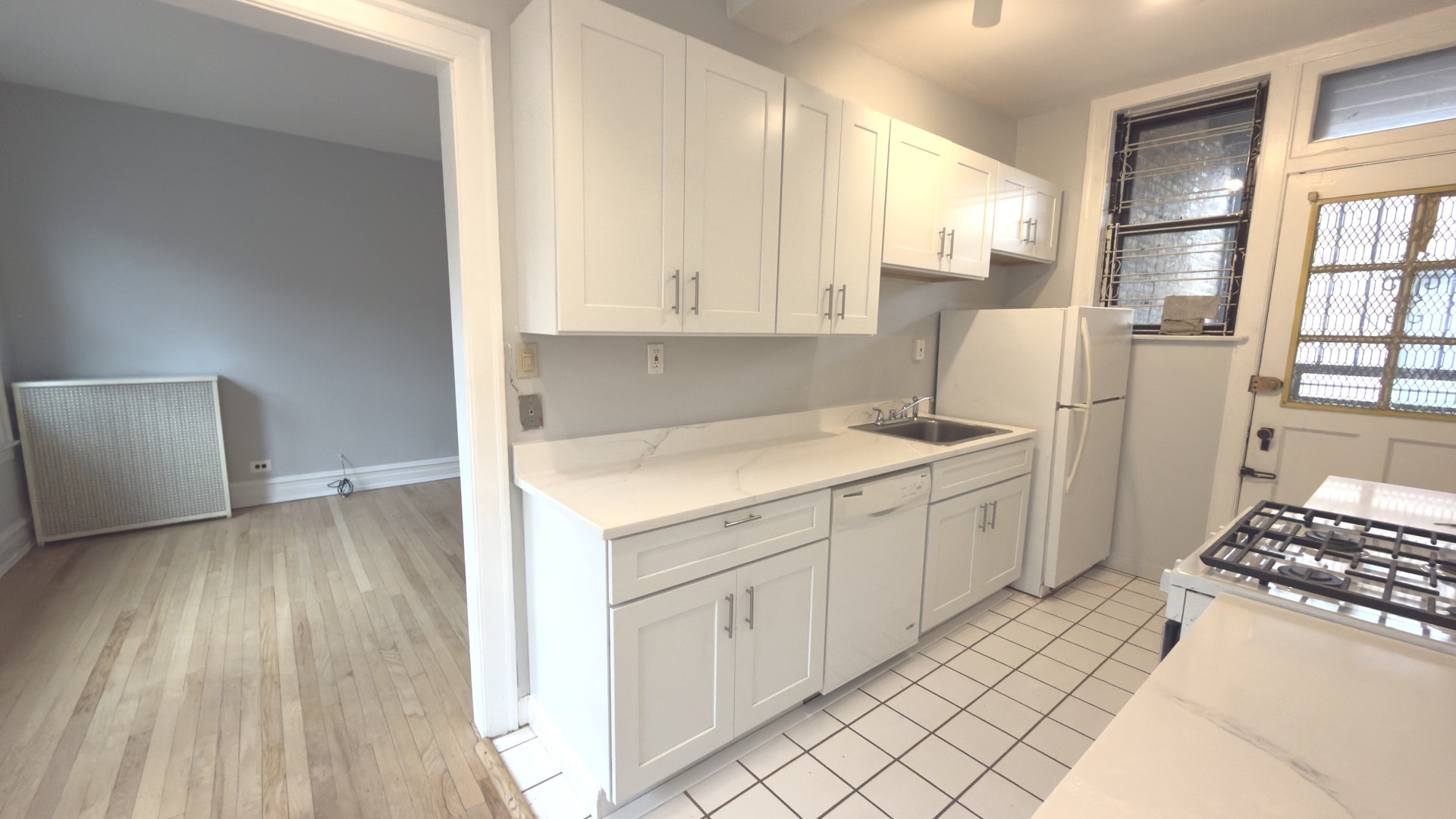 5455 S Ingleside Avenue 3E