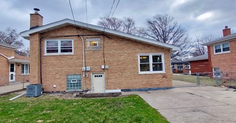 Tiny photo for 10824 Laporte Avenue, Oak Lawn, IL 60453 (MLS # 12608175)