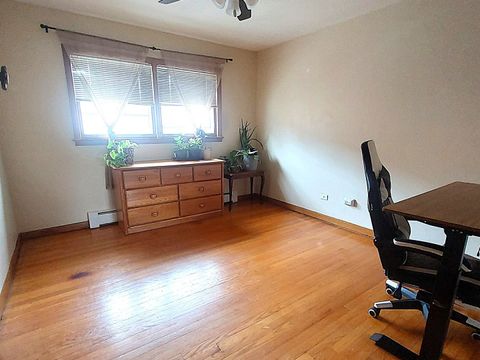 Tiny photo for 10824 Laporte Avenue, Oak Lawn, IL 60453 (MLS # 12608175)