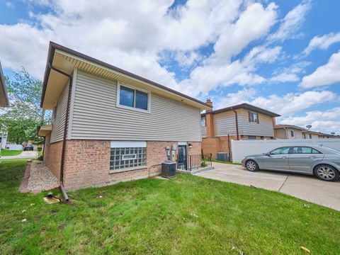 Tiny photo for 18207 Ravisloe Terrace, Country Club Hills, IL 60478 (MLS # 12560559)