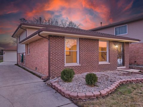 Photo of 18207 Ravisloe Terrace, Country Club Hills, IL 60478 (MLS # 12560559)