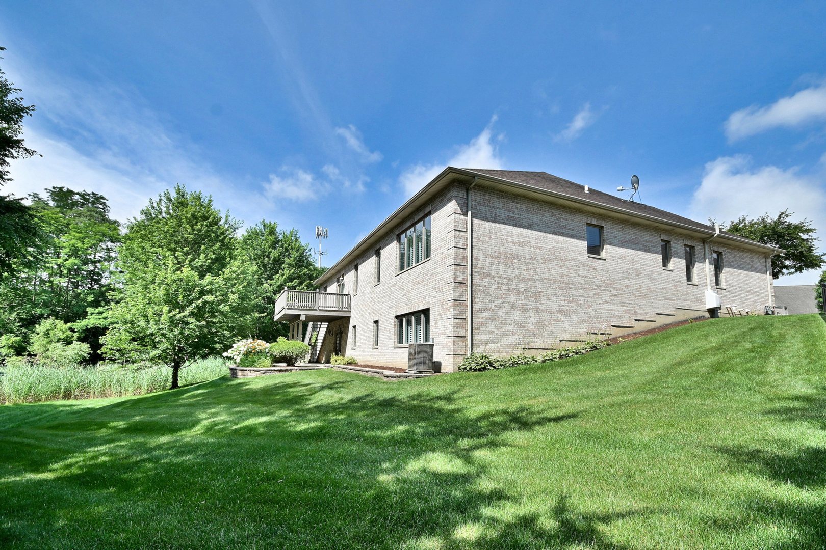 121 Rose Drive