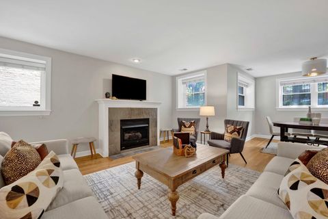 Tiny photo for 930 W Agatite Avenue #G, Chicago, IL 60640 (MLS # 12559194)