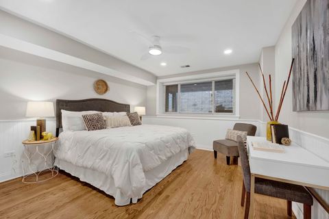 Tiny photo for 930 W Agatite Avenue #G, Chicago, IL 60640 (MLS # 12559194)