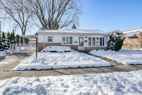 Photo of 4317 W Linecrest Drive, Alsip, IL 60803 (MLS # 12533985)