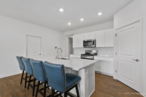 Tiny photo for 927 Plateau Drive, Pingree Grove, IL 60140 (MLS # 12590996)