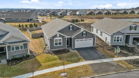 Photo of 927 Plateau Drive, Pingree Grove, IL 60140 (MLS # 12590996)