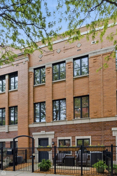 Photo of 1145 W Monroe Street, Chicago, IL 60607 (MLS # 12682417)