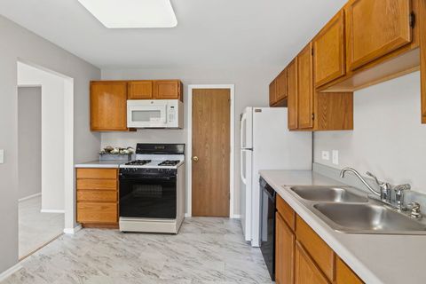 Tiny photo for 62 Beechmont Court #C, Schaumburg, IL 60193 (MLS # 12500729)