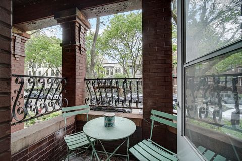 Tiny photo for 836 W LAKESIDE Place #1W, Chicago, IL 60640 (MLS # 12634989)