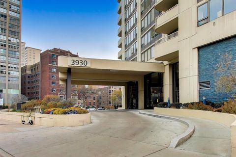 Tiny photo for 3930 N Pine Grove Avenue #1714, Chicago, IL 60613 (MLS # 12590312)